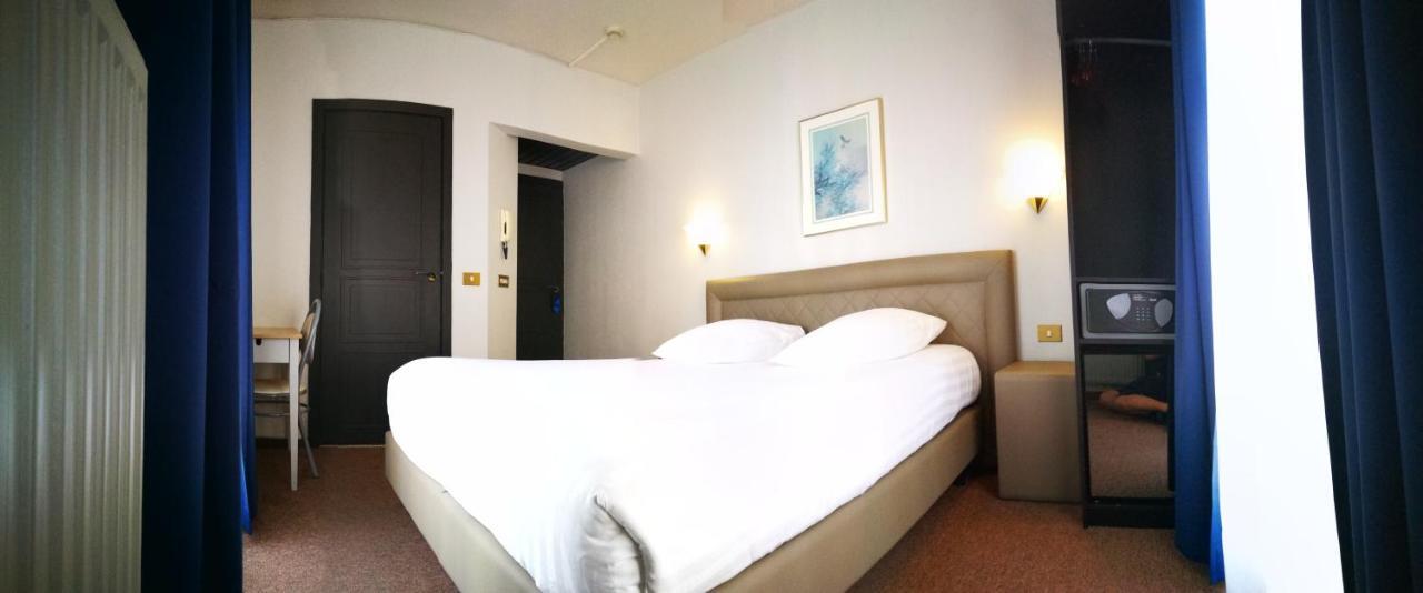 Hotel Chantecler Brussels Exterior photo